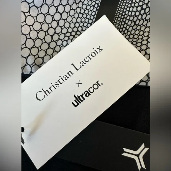 NWOT.  Christian Lacroix X- Ultracor Leggings Size Small - Picture 13 of 13